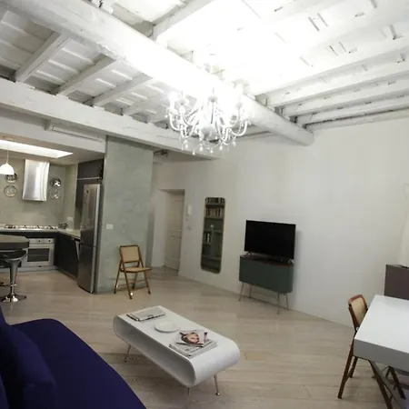 Grotte Apartment *